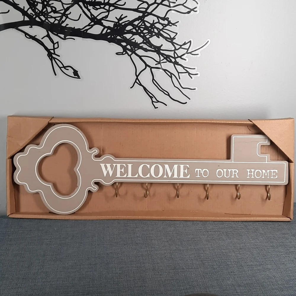 Welcome Wood Wall Key Rack Hook Home Organizer Housewarming Gift